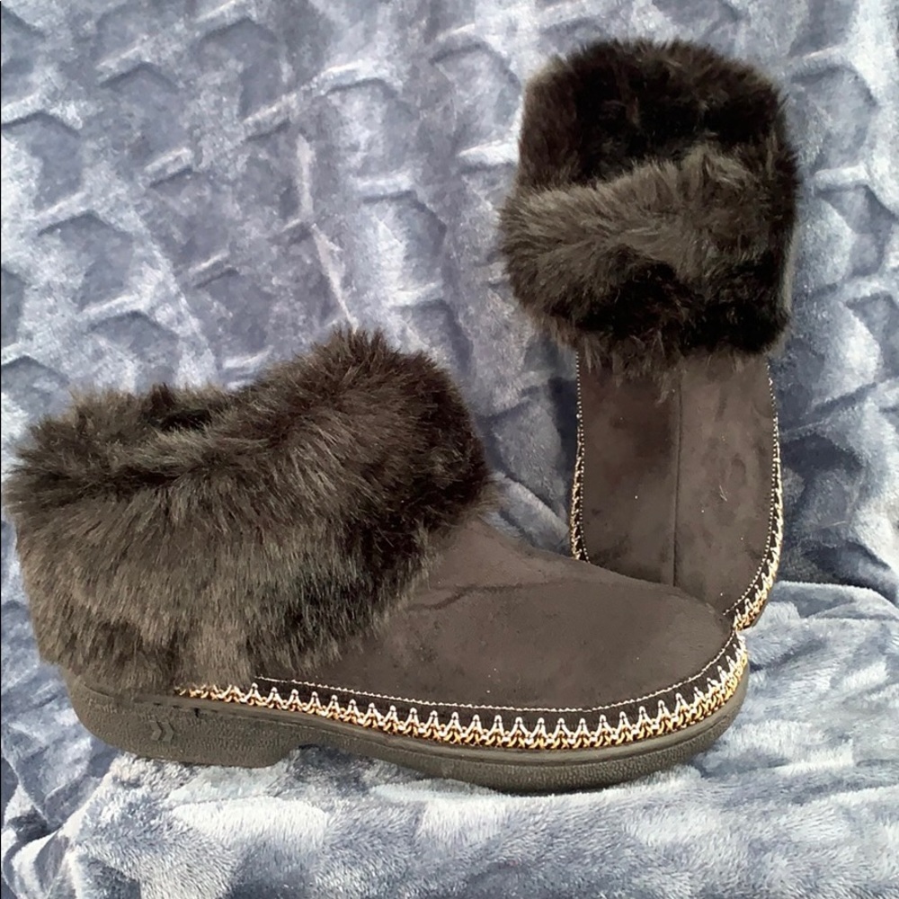 NEW Kelly & Katie 7.5-8 house shoes SLIPPERS